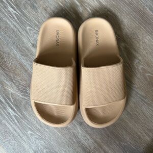 Bronax Women's Casual Tan Slide Sandals